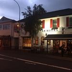 Star Bar Cafe & Hotel