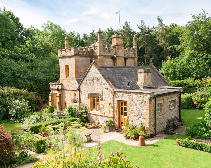 Is this the Smallest Castle in the World?