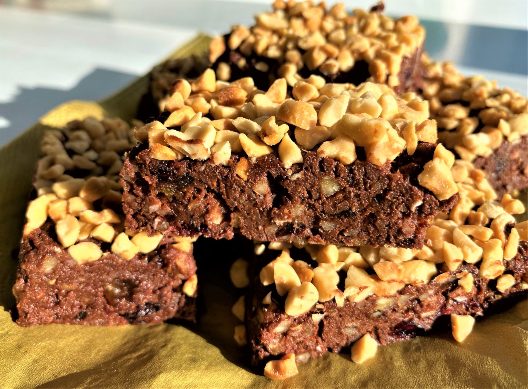 Have Your Iso Cake and Eat It Too - Alimentary's Guilt-free Raw Chocolate Brownies