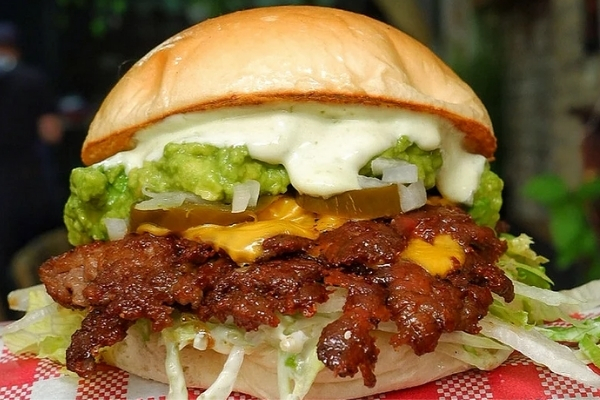 What’s Between Your Buns Hon? Chow Down at These Five Joints for International Hamburger Day!