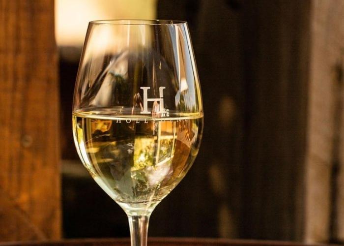 On Cloud Wine – Four White Wines Perfect for Easter.