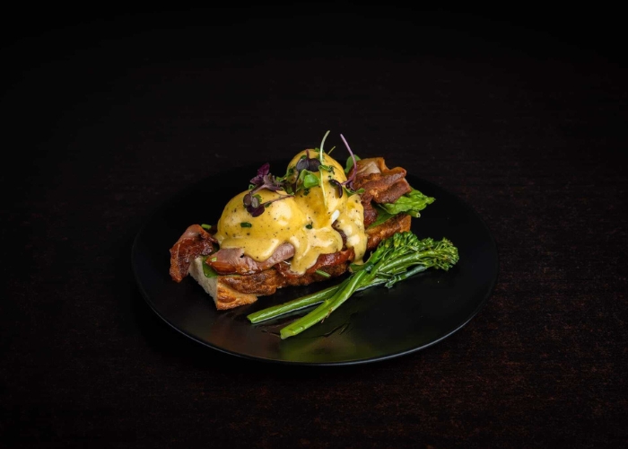 Friends with Benedicts – Five Venues to Get Your Eggs Benedict On this Sunday.