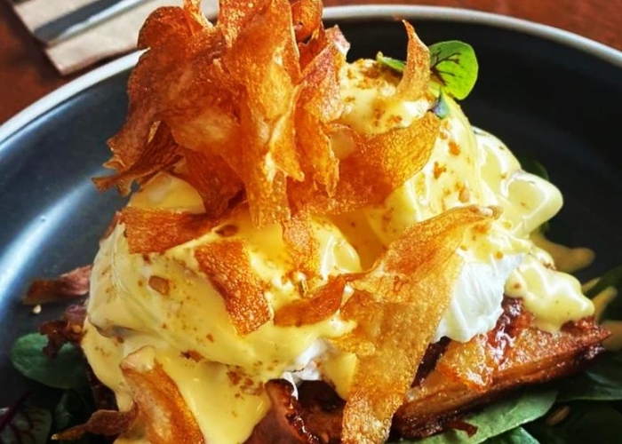 Friends with Benedicts – Five Venues to Get Your Eggs Benedict On this Sunday.