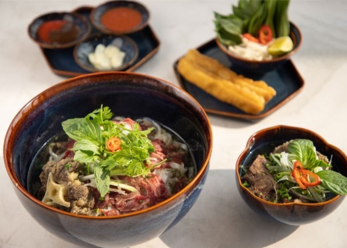 Dine 461 metres high, Vietnamese Style