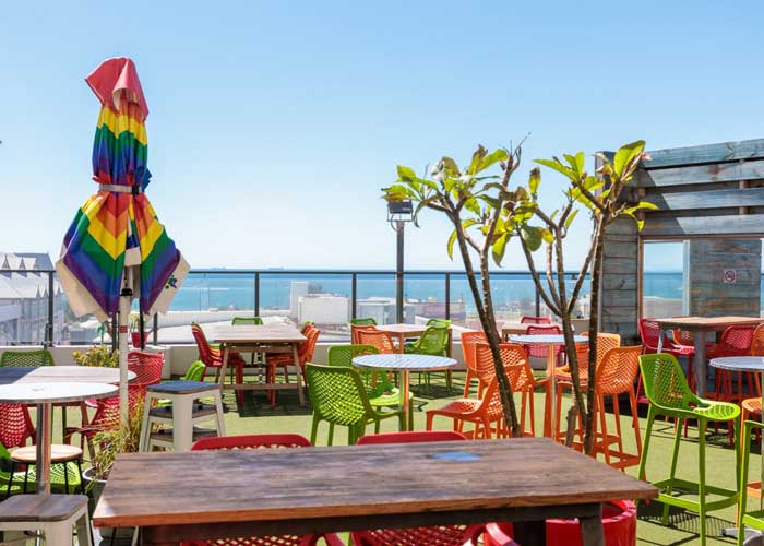 Five Sand-sational Waterview Restaurants to Tide You Over!