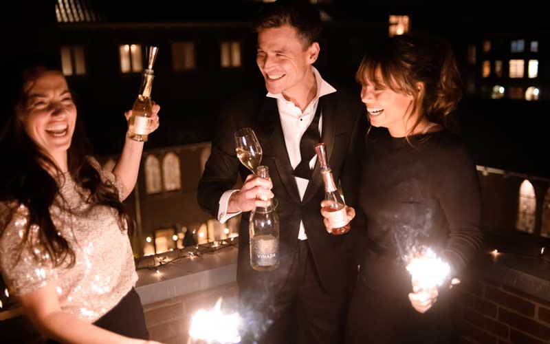Add European Glamour to Ocsober with Vinada Non-alcoholic Wines + 3 Mocktail Recipes.