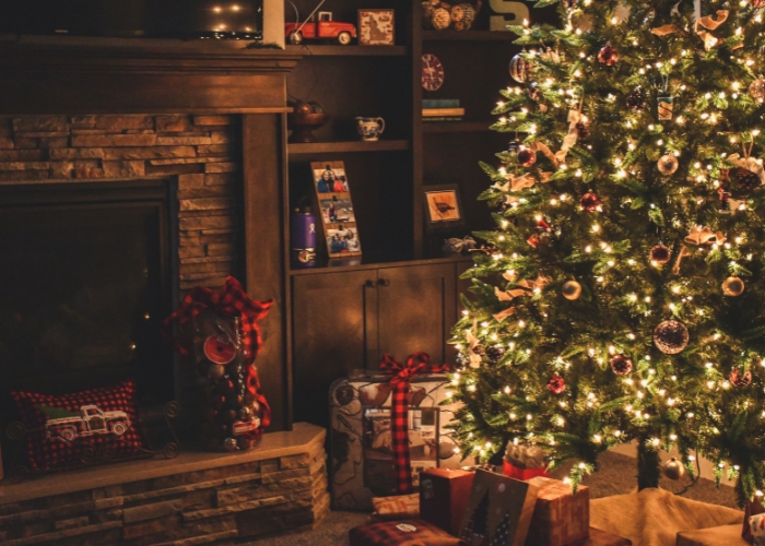 Our 5 Favourite Christmas Carols and Their Origins