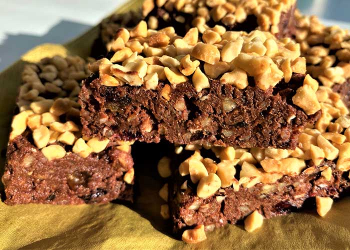 Have Your Cake and Eat It Too - Alimentary's Guilt-free Raw Chocolate Brownies