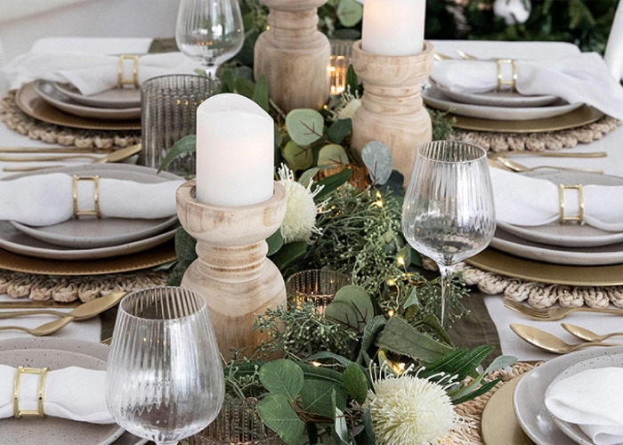 How To Set a Stunning Festive Table in Under 10 Minutes