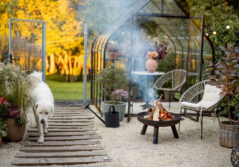 4 Tips on Hosting an Easy and Cosy Bonfire Evening for Autumn