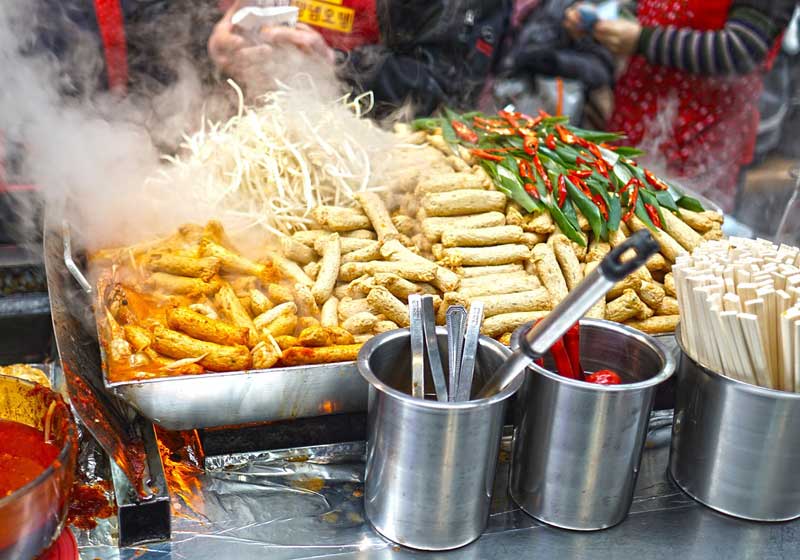 Street food Safety 101: Tips to Enjoy an Authentic Roadside Treat without Upsetting Your Tummy