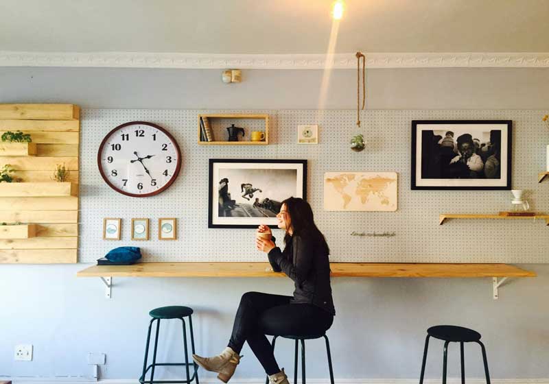 6 Cafe Etiquette Tips You Need to Know so You Don’t Bother Your Barista