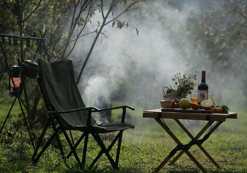 How to Plan a Winter Picnic and Enjoy this Summer Pastime in the Cooler Weather