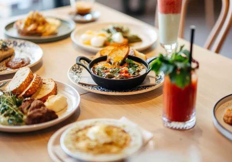 Brunchin’ with My Posse – 6 Venues for Bottomless Dining