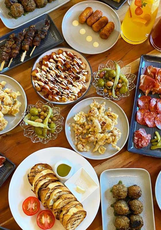 Brunchin’ with My Posse – 6 Venues for Bottomless Dining