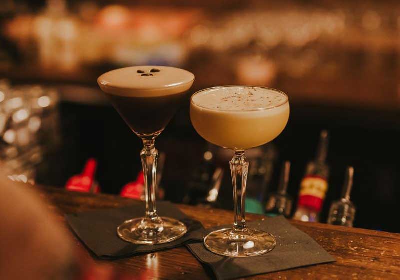 Shaken, Not Stirred – 5 Hot Spots for a Cheeky Cocktail!