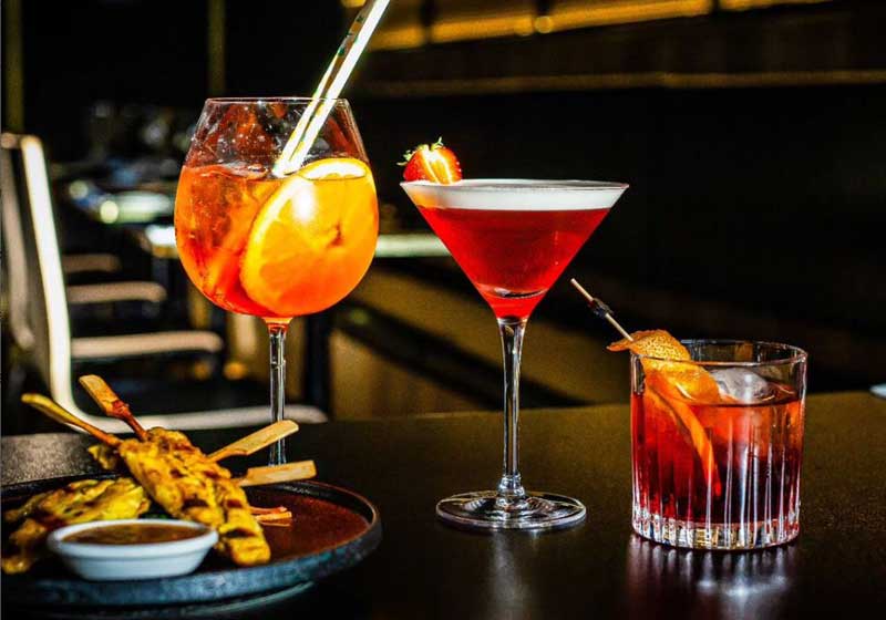 Shaken, Not Stirred – 5 Hot Spots for a Cheeky Cocktail!