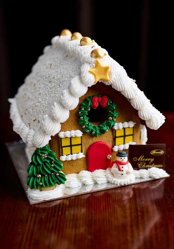 Festive Gingerbread Build and Sip at Brunetti Classico