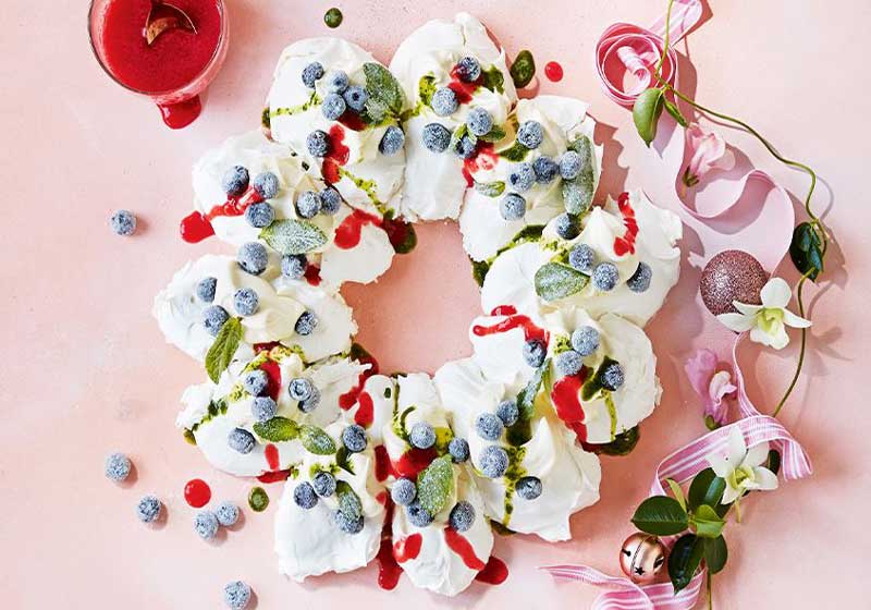 Christmas Table Decor that’s as Delicious as it is Decorative!