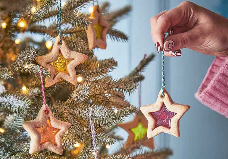 Christmas Table Decor that’s as Delicious as it is Decorative!