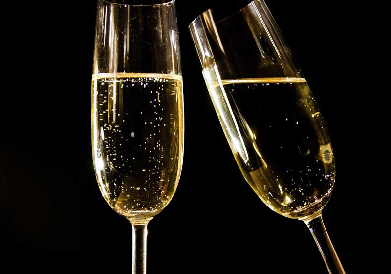 Say Cheers to Summer with These 5 Sparkling Wines from ALDI