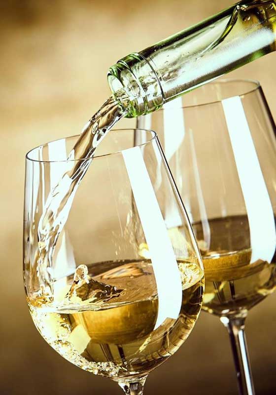 Read Between the Wines - 4 Whites to Sip this Summer