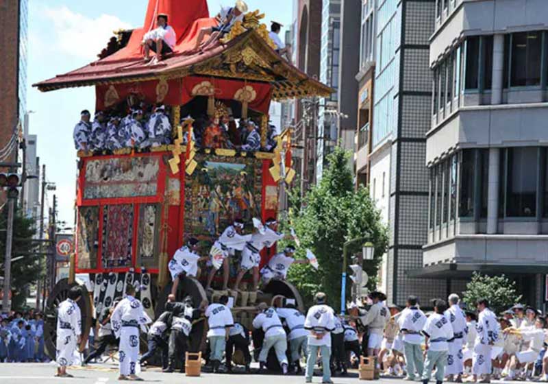 6 Japanese Summer Festivals to Put on Your Itinerary