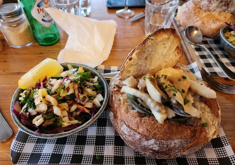 Sunset Sessions by the Sea: Dine Where the Sky Meets the Plate