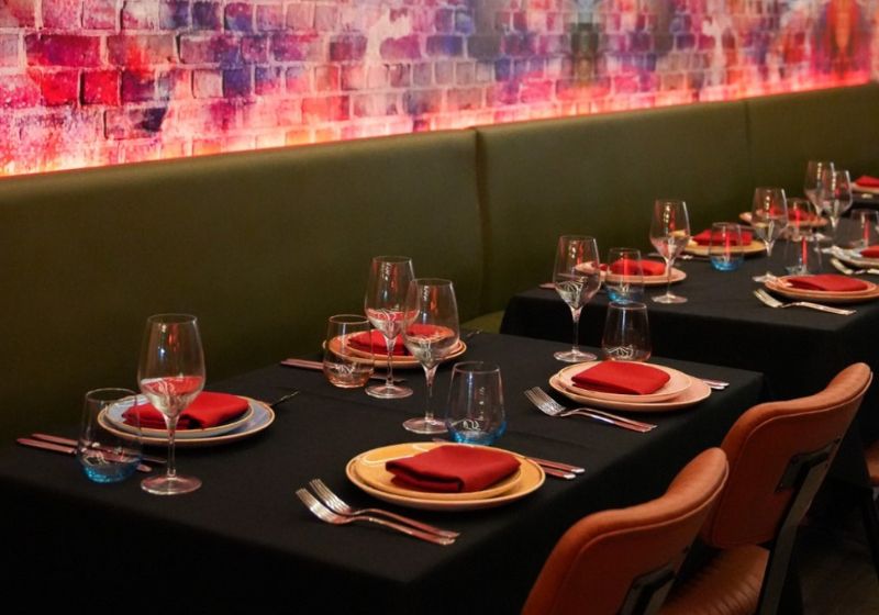 Epic Entrances: Restaurants That Wow From the Moment You Walk In