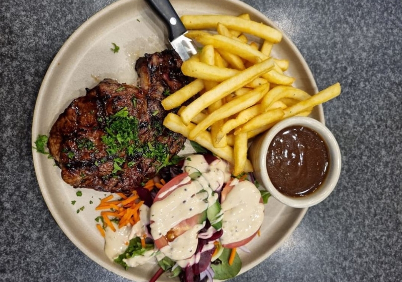 Where to Find Australia's Best Pub Steaks Right Now