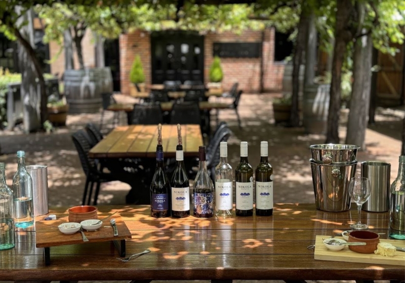 Sips & Savours: Australia’s Best Wine Tour Dining Experiences