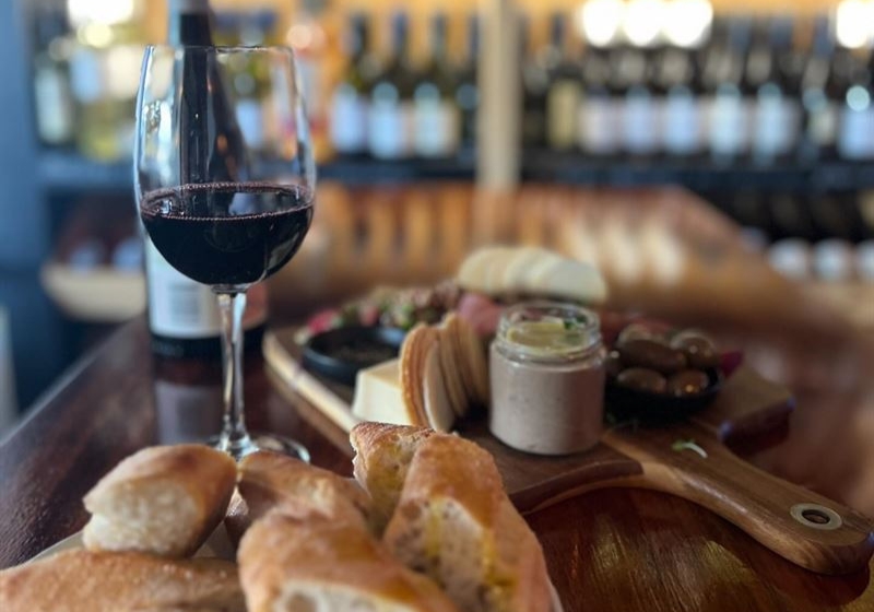Discover 5 Must-Visit Wine Bars Serving Up Bold Drops & Culinary Excellence