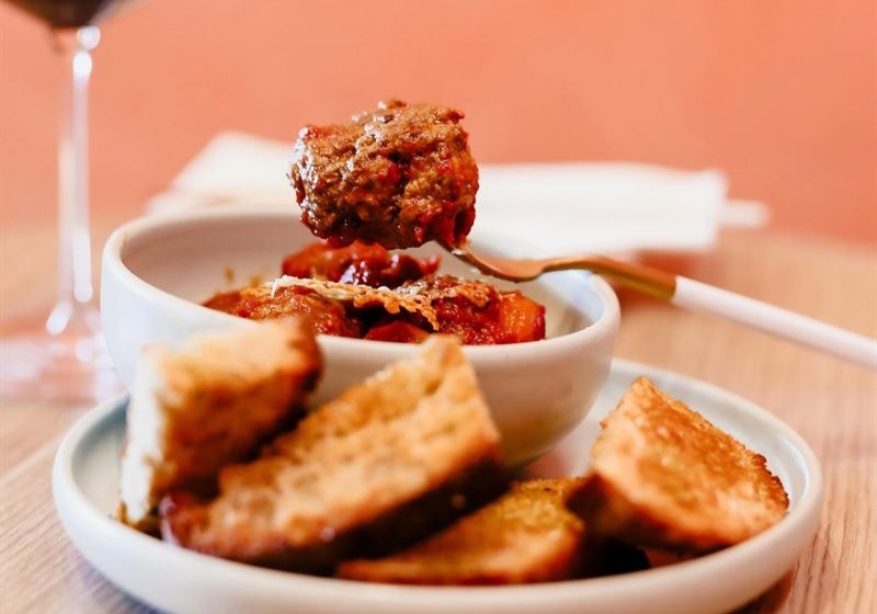 Discover 5 Must-Visit Wine Bars Serving Up Bold Drops & Culinary Excellence