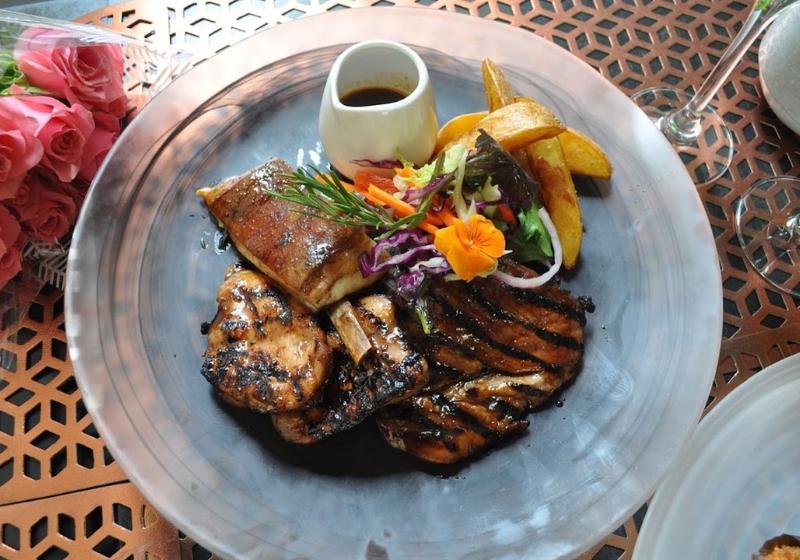 Steak Nights That Sizzle With Style