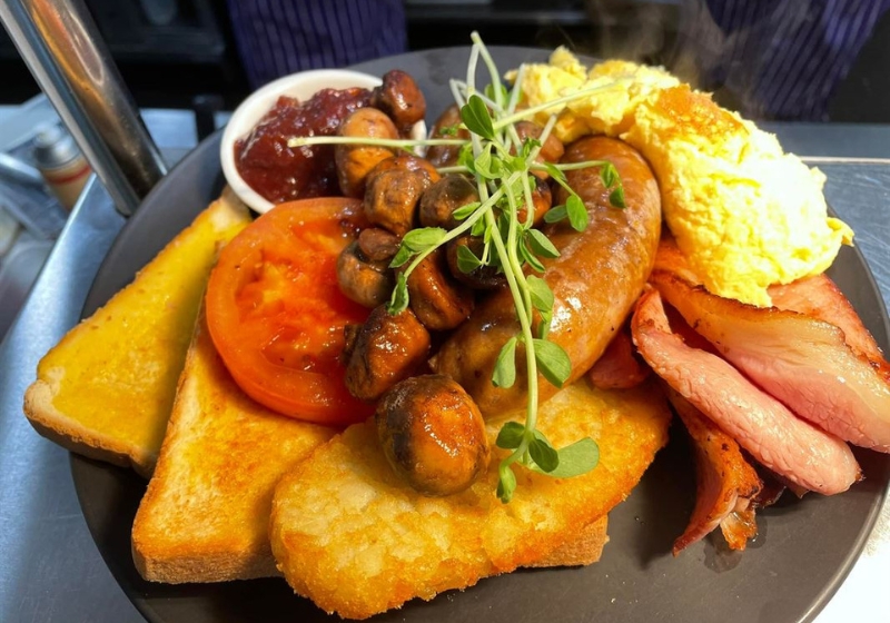 Stripped-Back Sophistication: 5 Venues Where Simple Food Shines