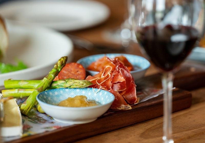 Restaurants That Champion Seasonal Heroes