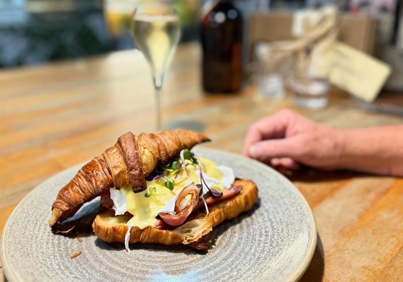 4 Cafés Serving Food So Good It Speaks for Itself