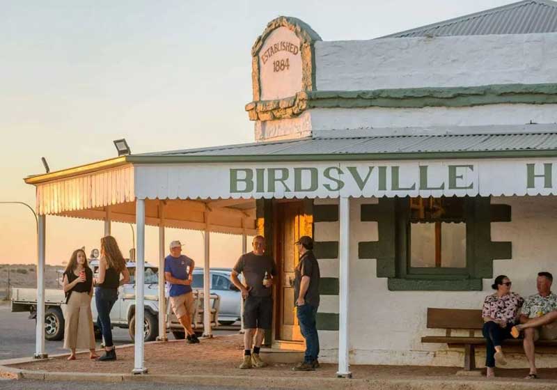 A Road Trip Through Australia’s Back Country Pubs: Cold Beers, Warm Characters and Timeless Tales