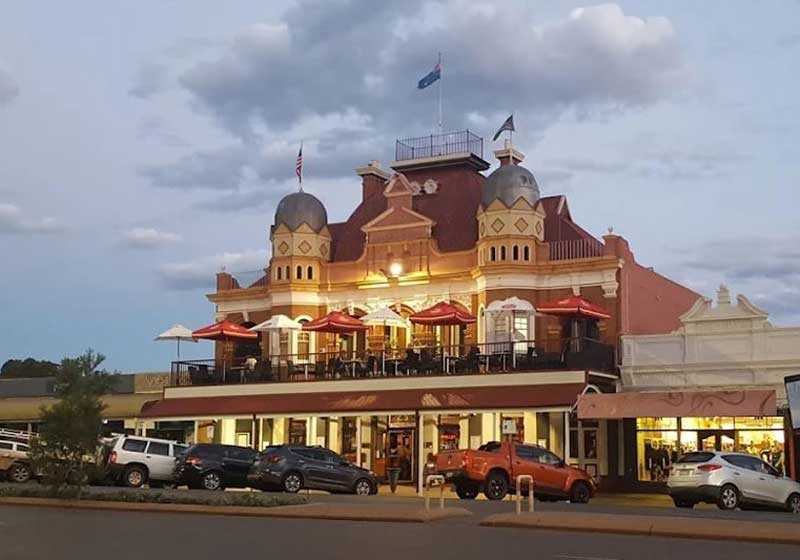 A Road Trip Through Australia’s Back Country Pubs: Cold Beers, Warm Characters and Timeless Tales