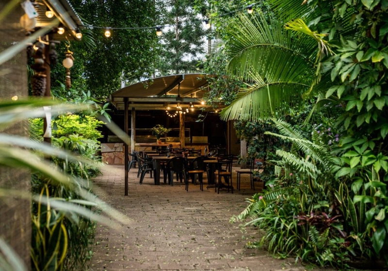 5 Must-Visit Restaurants Celebrating Local Produce with Style and Substance