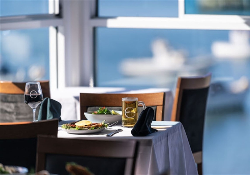 Savour the Scenic: Dining with a View