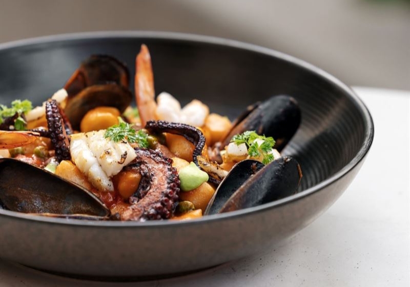 Savouring Style: The Art of the Long Lunch in Australia