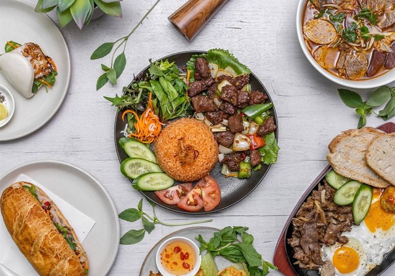 Melbourne's Must-Visit Venues: A Culinary Journey Through the City