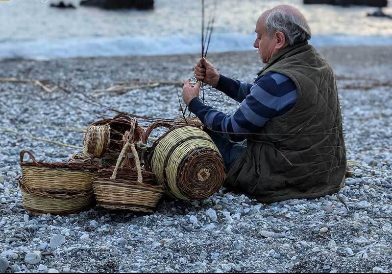 Verbicaro’s Hidden Treasure: Basket Weaving Traditions Revived by Artisan Antonio – A Vera Italia Story