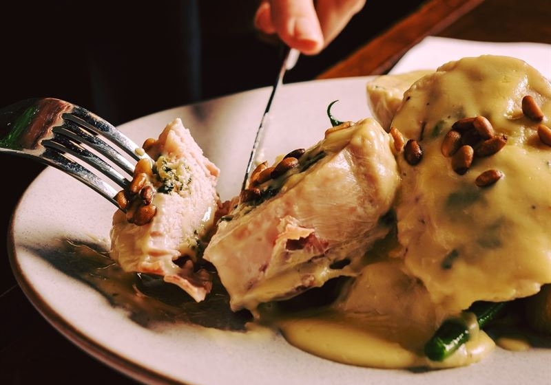 Chic Culinary Retreats: Top Spots for Stylish Dining & Drinks