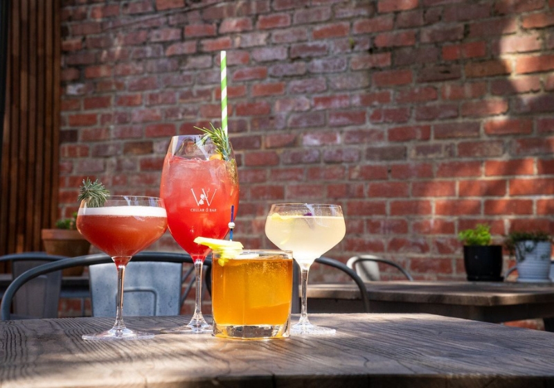 Chic Culinary Retreats: Top Spots for Stylish Dining & Drinks