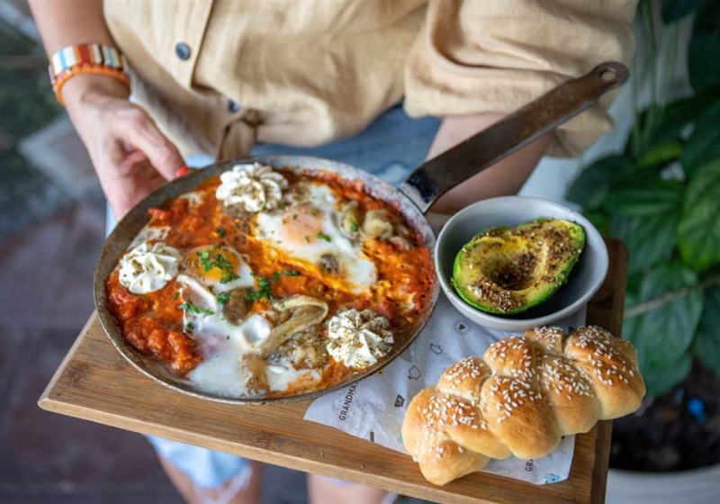 Brunches That Balance Both: Delightful Dining Experiences