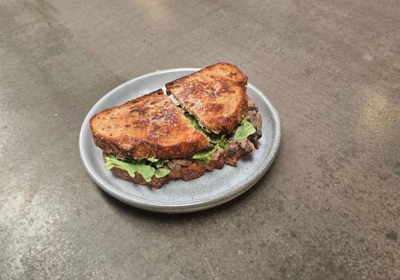 Brunches That Balance Both: Delightful Dining Experiences