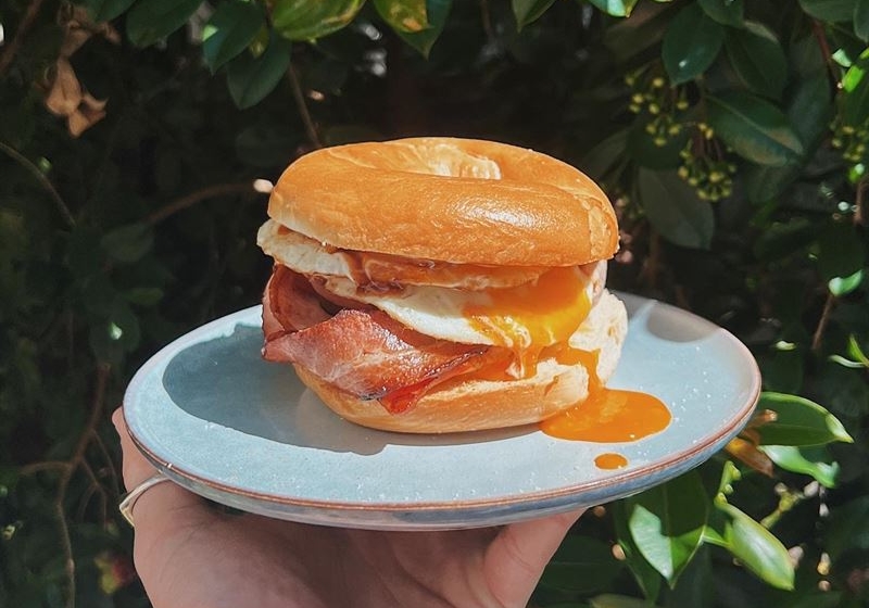 Front Row to Flavour: Discovering the Best Street-Front Spots for Culinary Delight