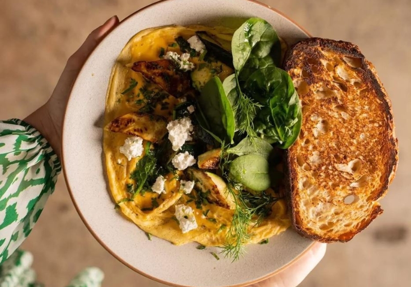 Front Row to Flavour: Discovering the Best Street-Front Spots for Culinary Delight